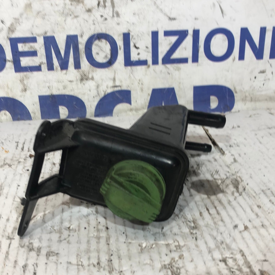 Audi A4 power steering fluid reservoir
