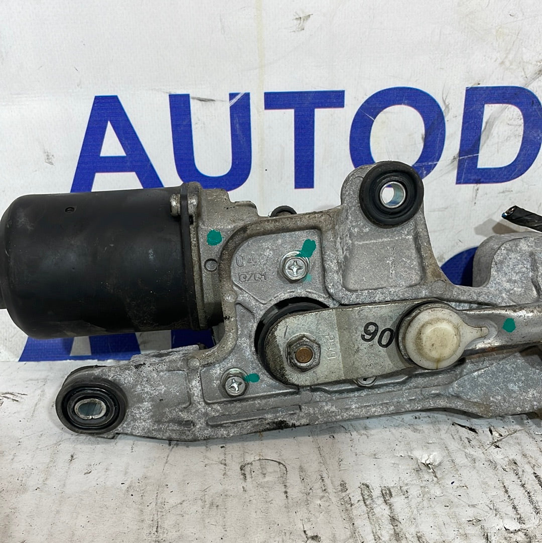Front wiper motor Mitsubishi Colt code: 8250a153