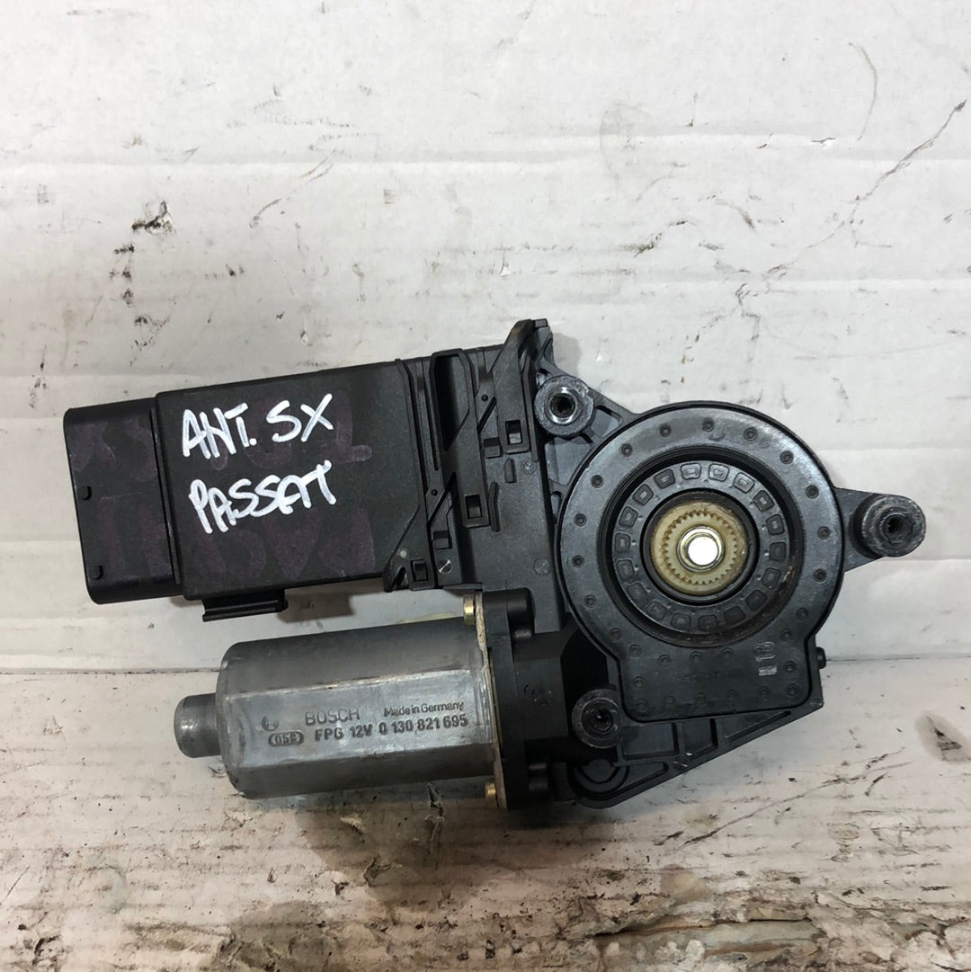 Motorino alzavetro anteriore sinistro Volkswagen passat cod: 0130821695