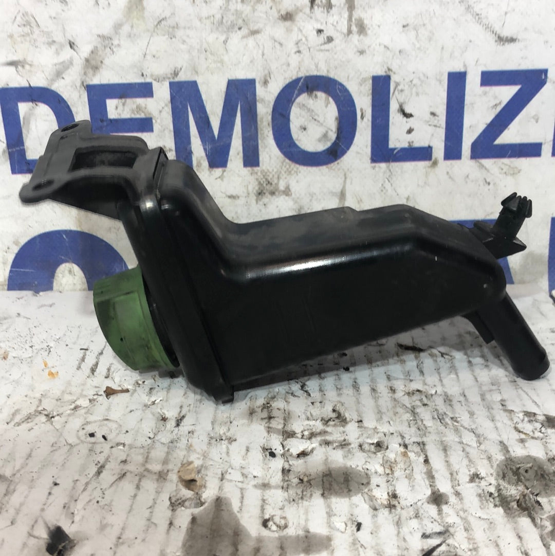 Audi A4 power steering fluid reservoir