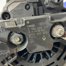 Carica l'immagine nel visualizzatore di Gallery, Alternatore Renault clio 1.5 DCI
