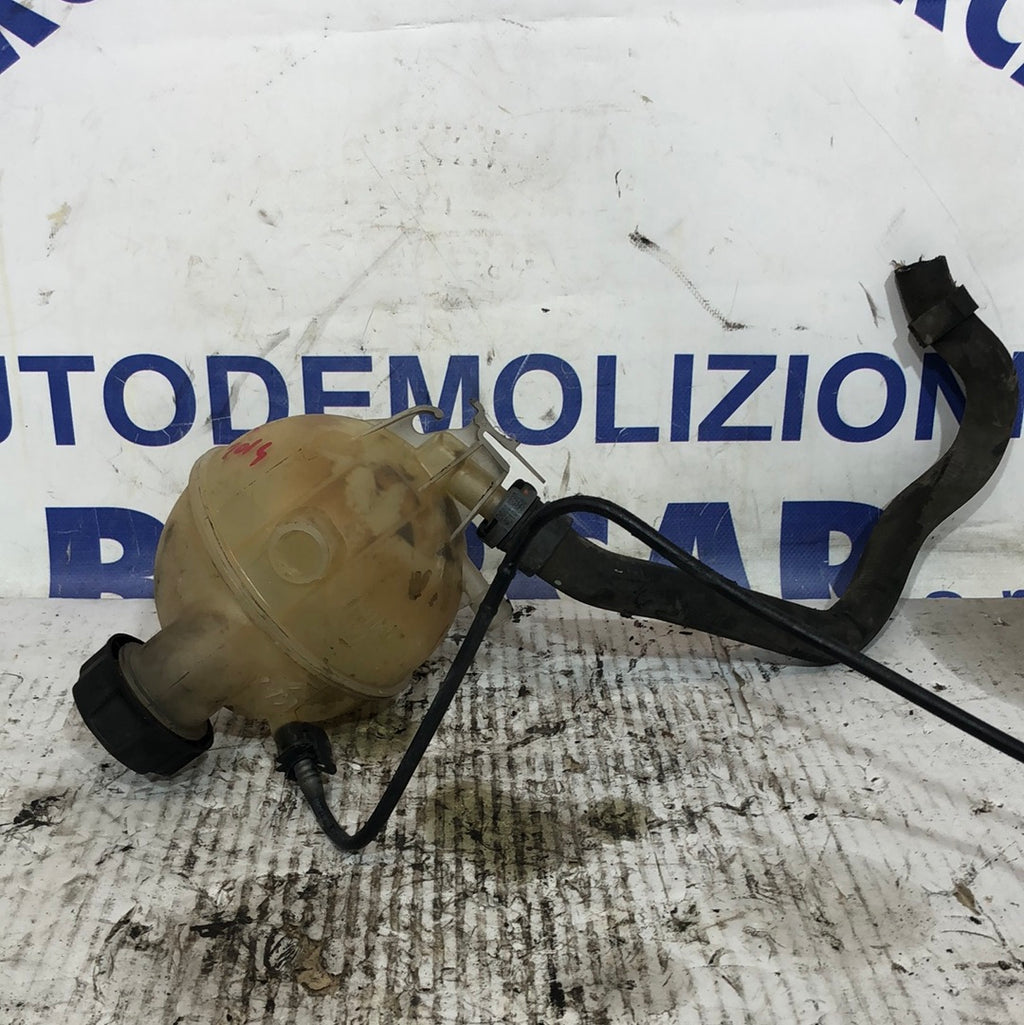 Vaschetta radiatore Citroen c3 anno 2014