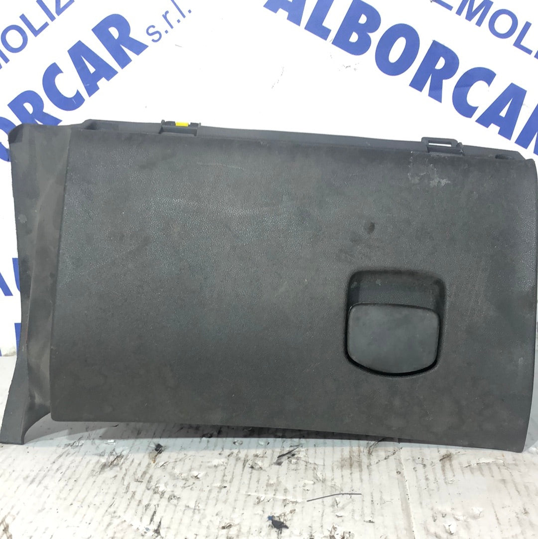 Guantera Opel Corsa D cod: 13205097