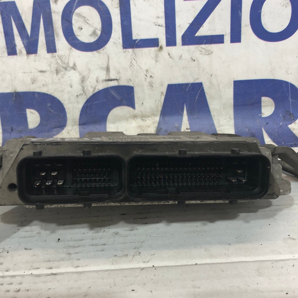 ECU Toyota Yaris 1.0 gasolina cód: 0261208936