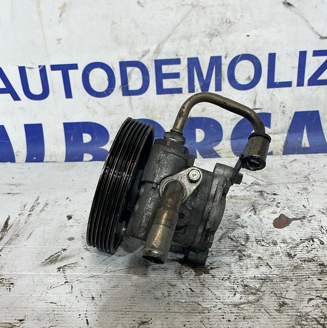 Bomba de dirección asistida Ford Fiesta 1.4 TDCI año 2004