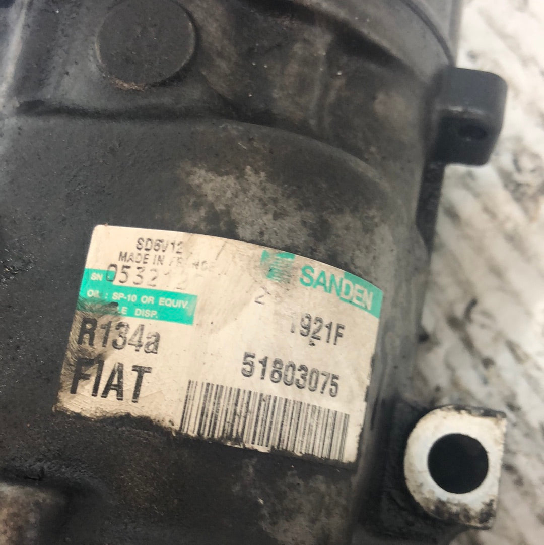 Compressore a/c Fiat grande punto 1.3 75cv con codice 51803075