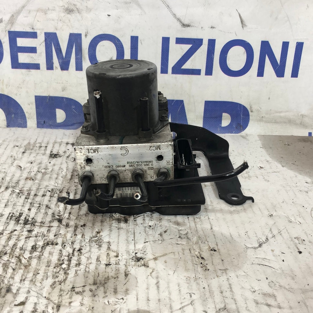 Centralina/ pompa abs Nissan quashqai  codice: 0265235295