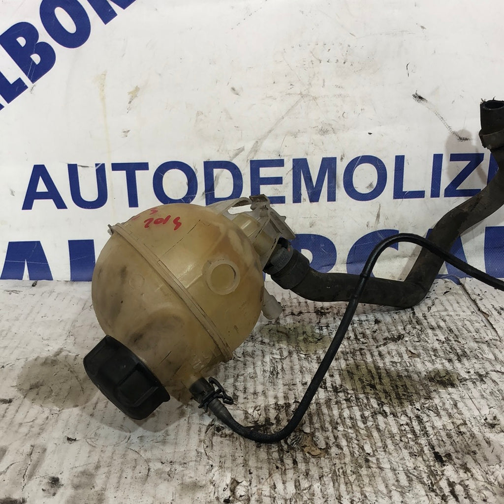 Vaschetta radiatore Citroen c3 anno 2014