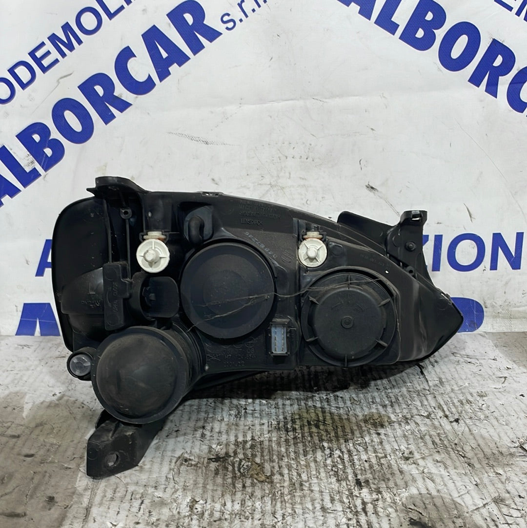 Faro/fanale Opel corsa c anno 2002 sinistro