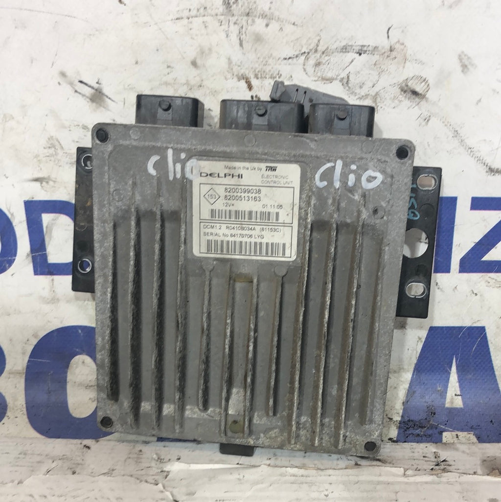 Centralina motore Renault clio 1.5 DCI cod: 8200399038