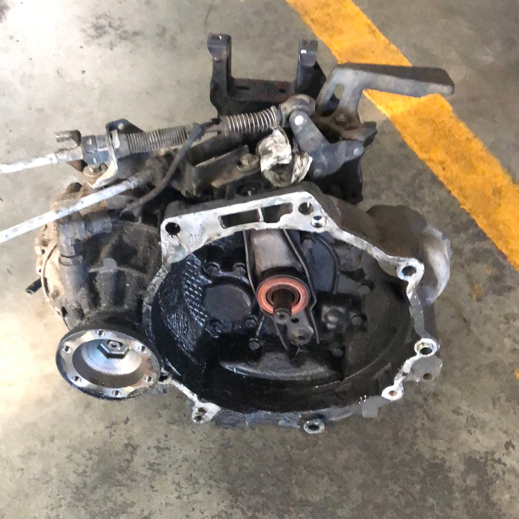 VW Polo 1.4 D gear change year 2002