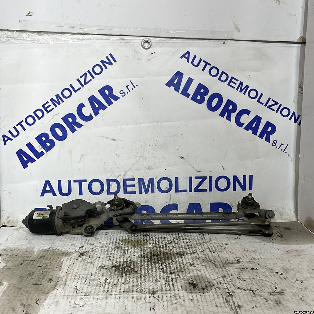Front wiper motor Mitsubishi Colt code: 8250a153