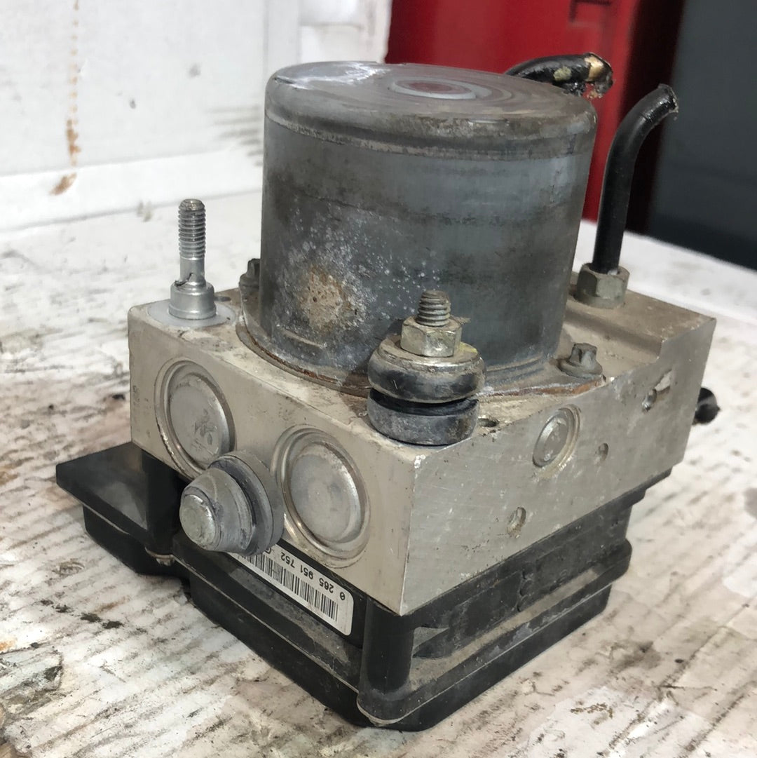ABS pump Opel Corsa 2010 code:0265251864