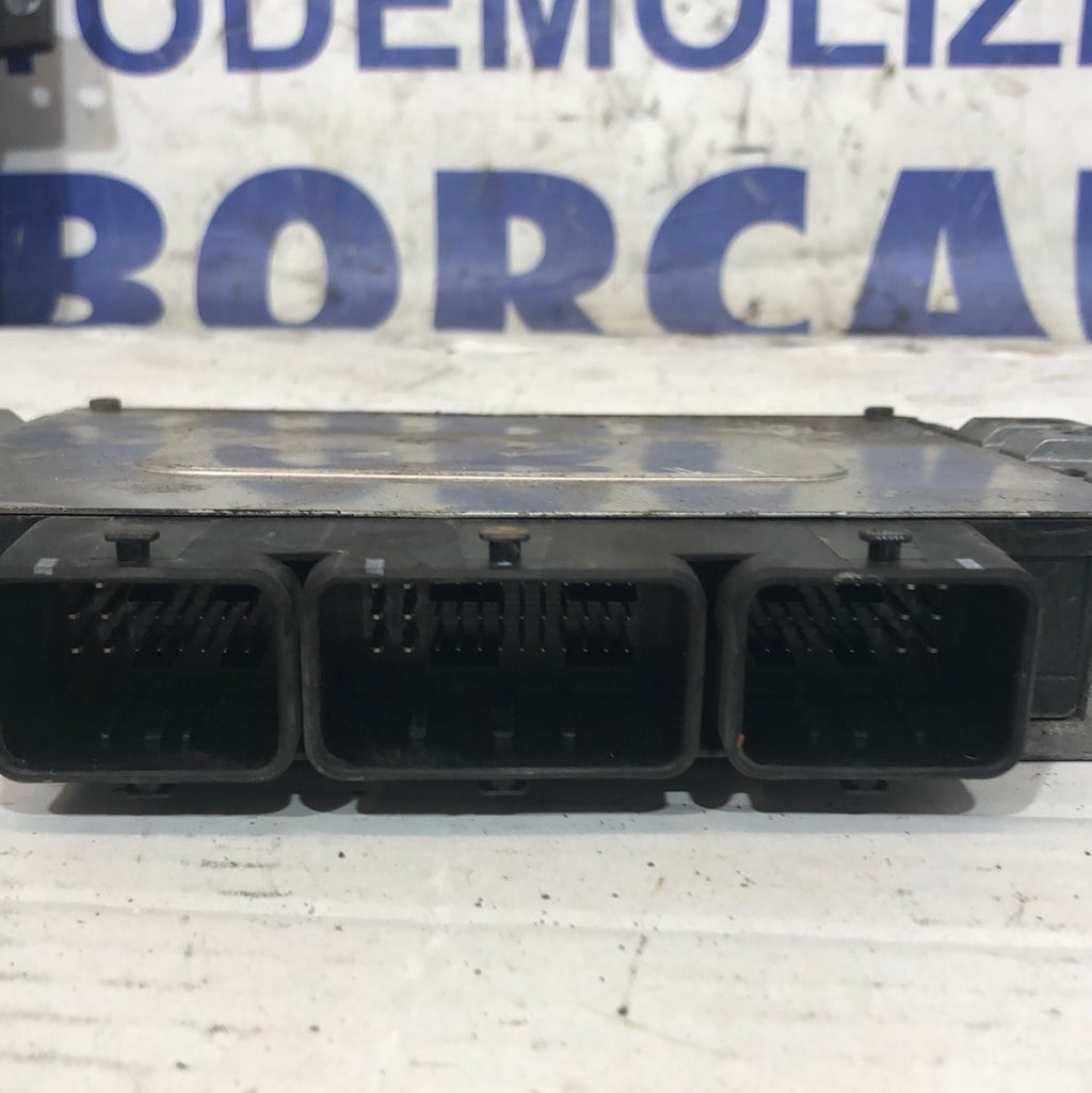 Centralina motore Peugeot 206 1.4 benzina anno 2002  cod:21647431-0