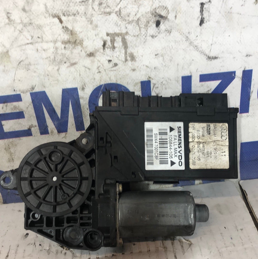 Motorino alzavetro anteriore destro audi A4 cod: 0130821765
