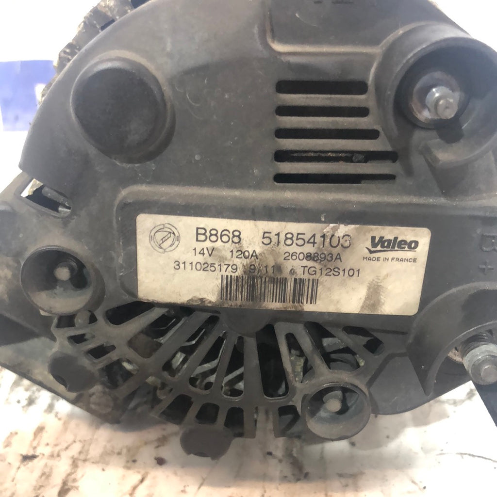 Alternatore Fiat grande punto 1.3 75cv con codice 51854103