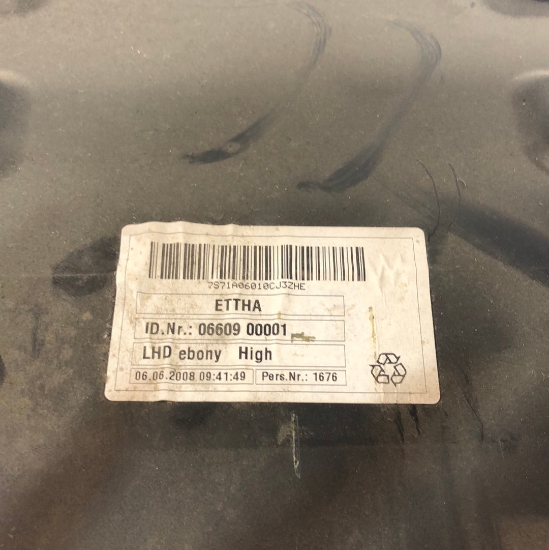 Portaoggetti Ford mondeo codice 0660900001