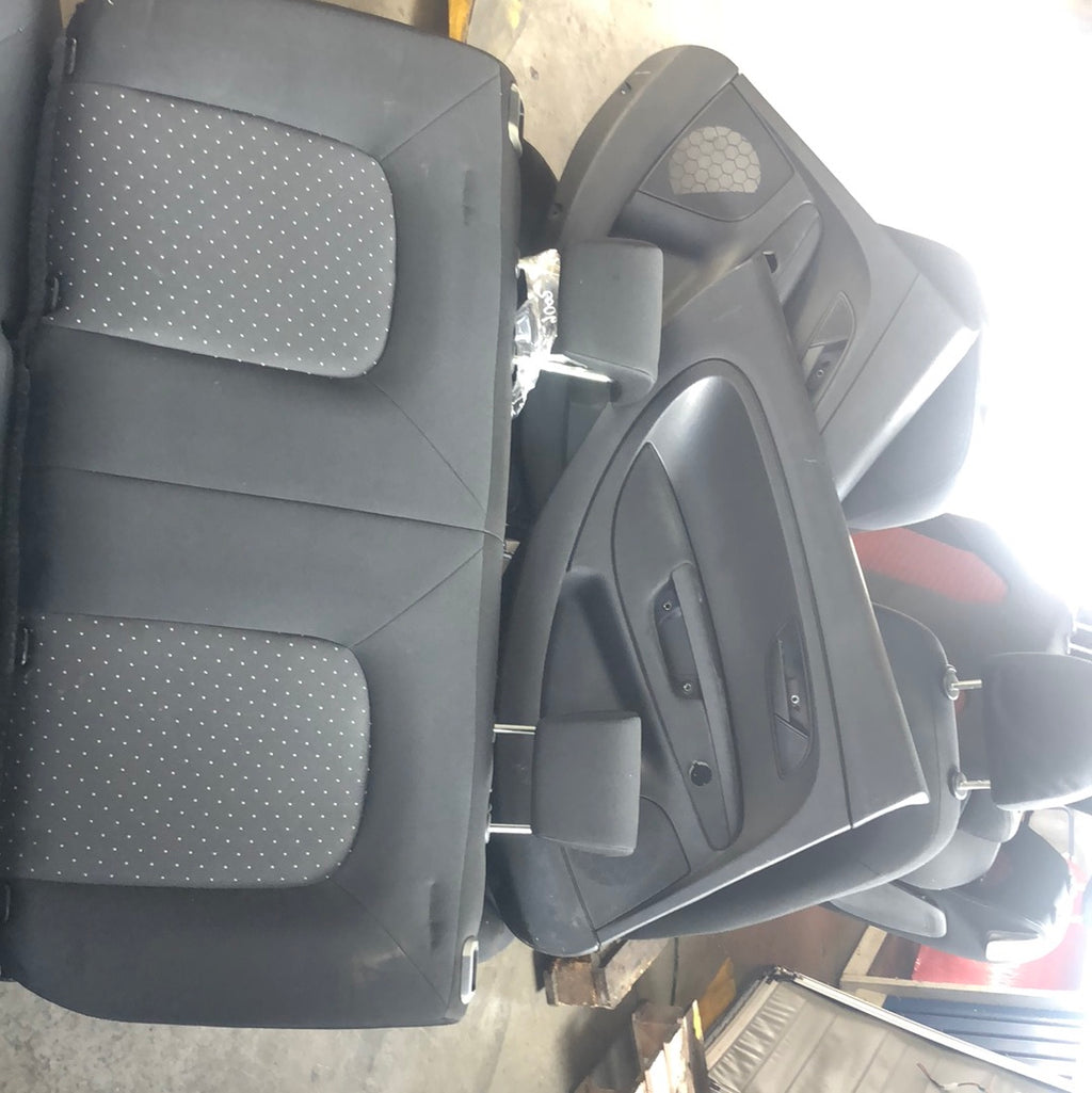 Tappezzeria Fiat grande punto senza airbag completa di pannelli 5 porte
