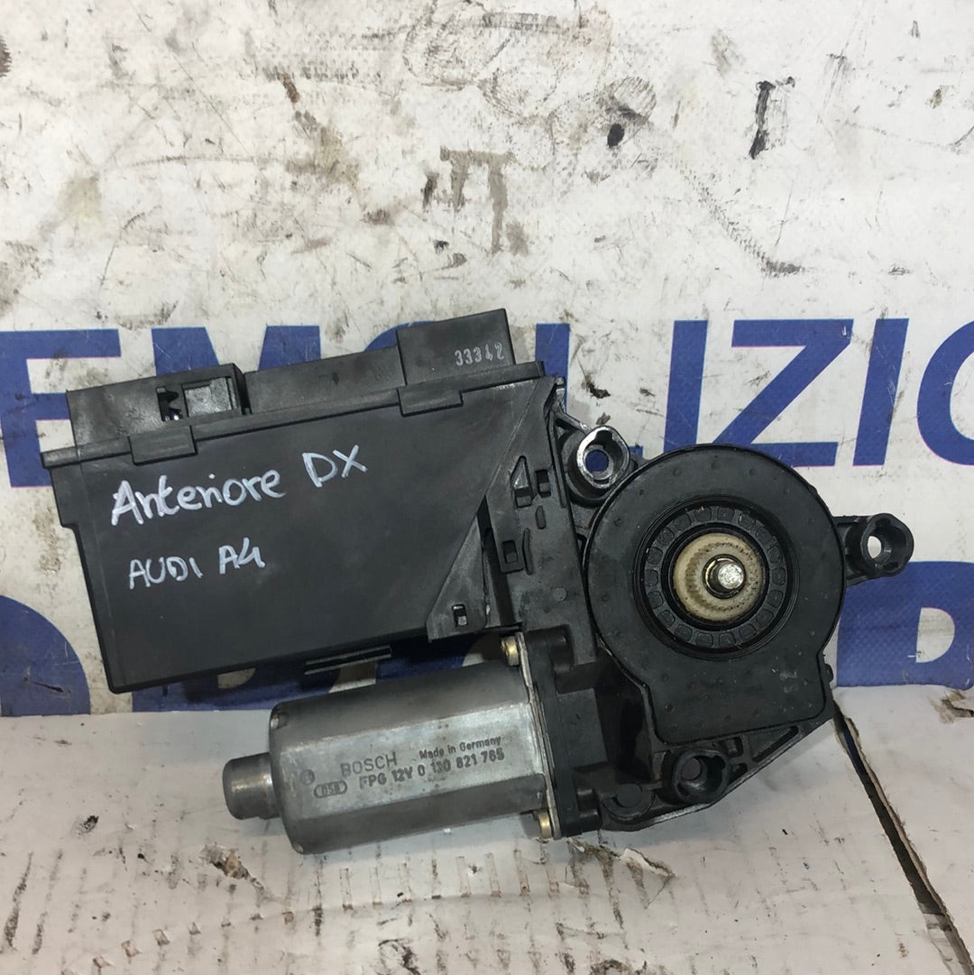 Motorino alzavetro anteriore destro audi A4 cod: 0130821765