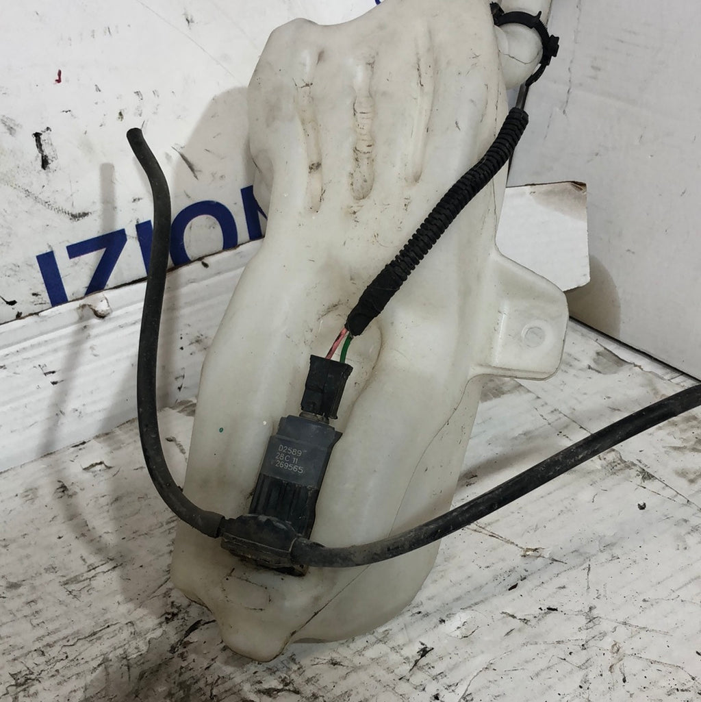 Depósito de agua limpiaparabrisas Panda 1.2 gasolina año 2011