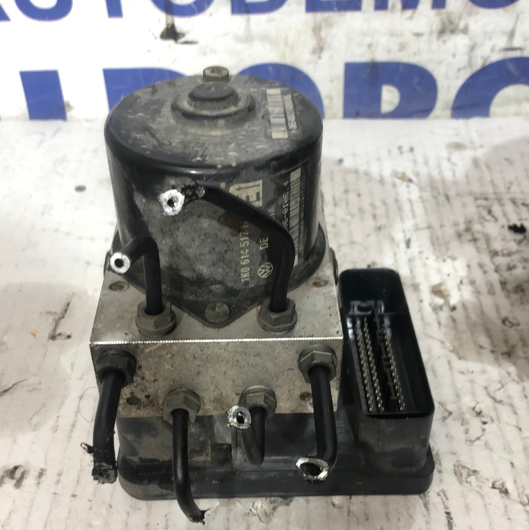 ABS control unit Audi A3 2.0 tdi part no: 1K0907379K