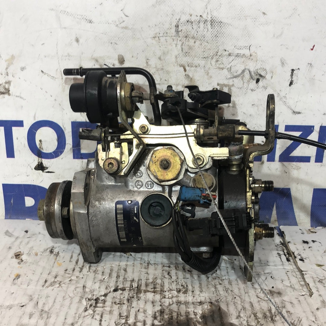 Peugeot Partner 1.9 D injection pump